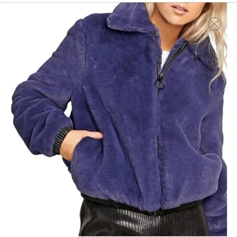 VALCOM Fuzzy Fresh Faux Fur Bomber Style Jacket Women's Size 4/6 Vegan Leather
